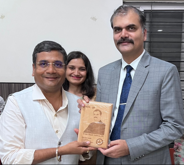Dr. Ravi Rajhans felicitated Shree Vikas Vaibhav I...